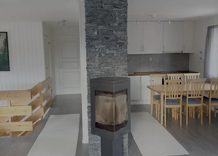 Stort Hus Med Fire Soverom Og 8 Senger Villa